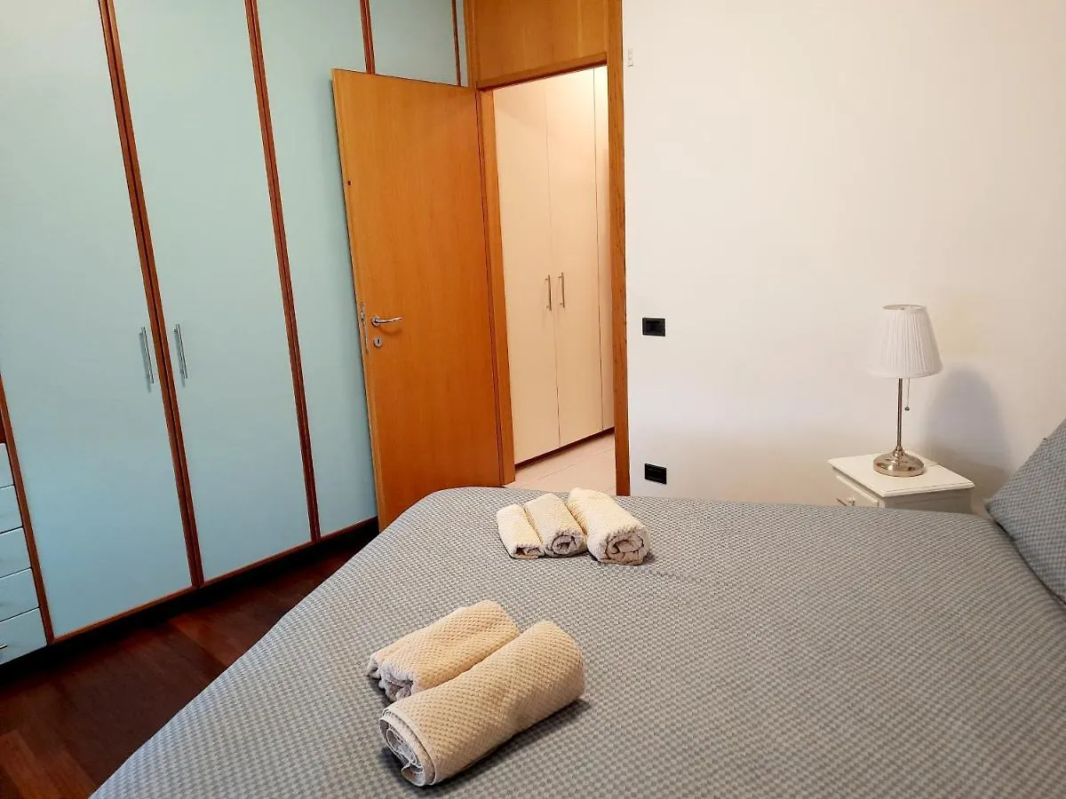 Vivi Il Triangolo - Centro Bergamo Self Check-In Apartment 0*,  Italy